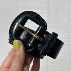 - Elegant Black Leather Belt vintage